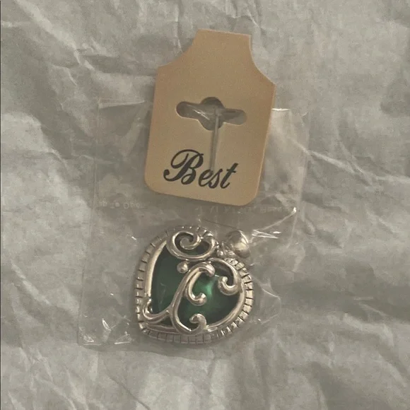 *Silver and Green Heart Pendant - Picture 1 of 2